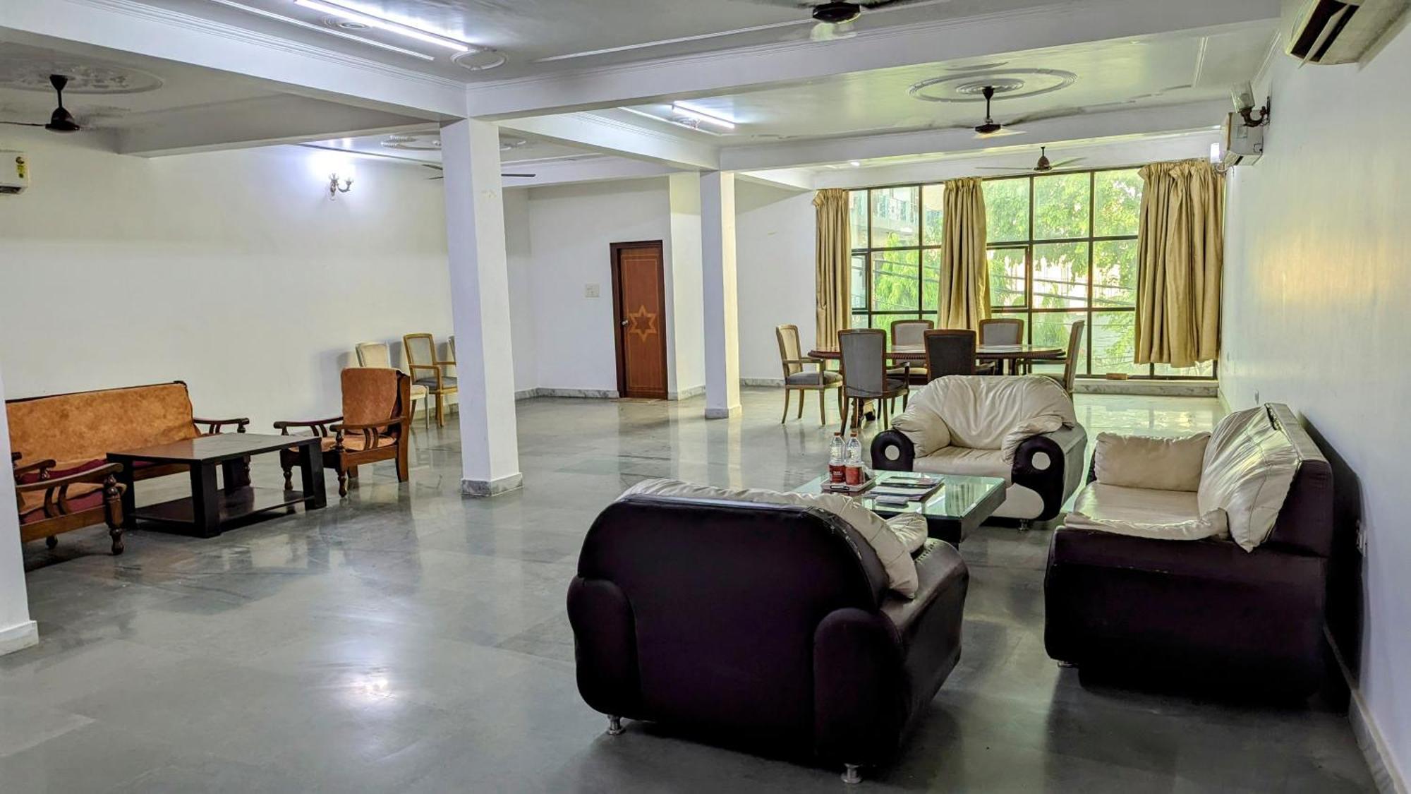 Hotel Lecston @Yashobhoomi Dwarka Sector - 25 Metro Station Delhi  Eksteriør bilde