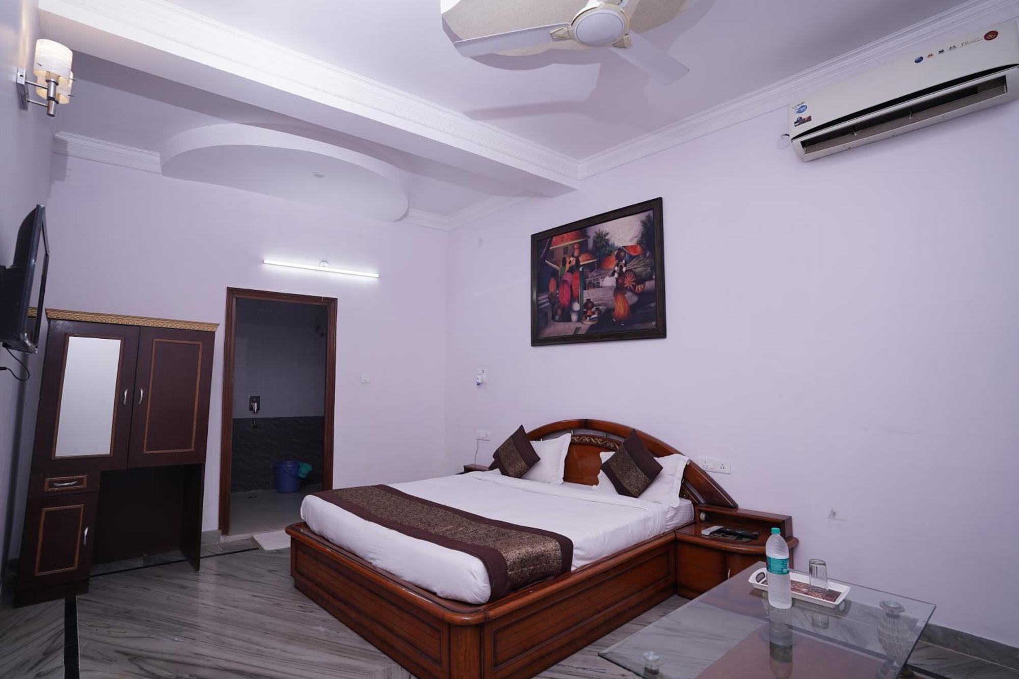 Hotel Lecston @Yashobhoomi Dwarka Sector - 25 Metro Station Delhi  Eksteriør bilde