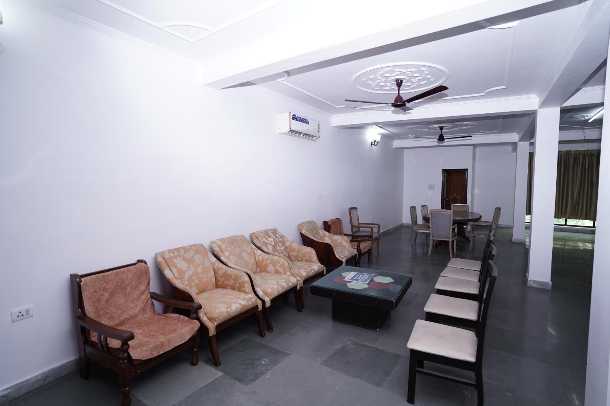 Hotel Lecston @Yashobhoomi Dwarka Sector - 25 Metro Station Delhi  Eksteriør bilde